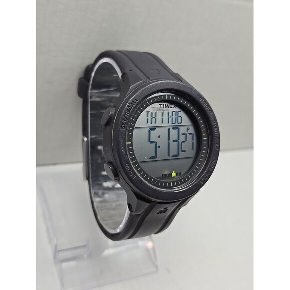 Timex Ironman Essential 30 Digital Watch WR 100M Indiglo Chronograph New Battery - Picture 3 of 11